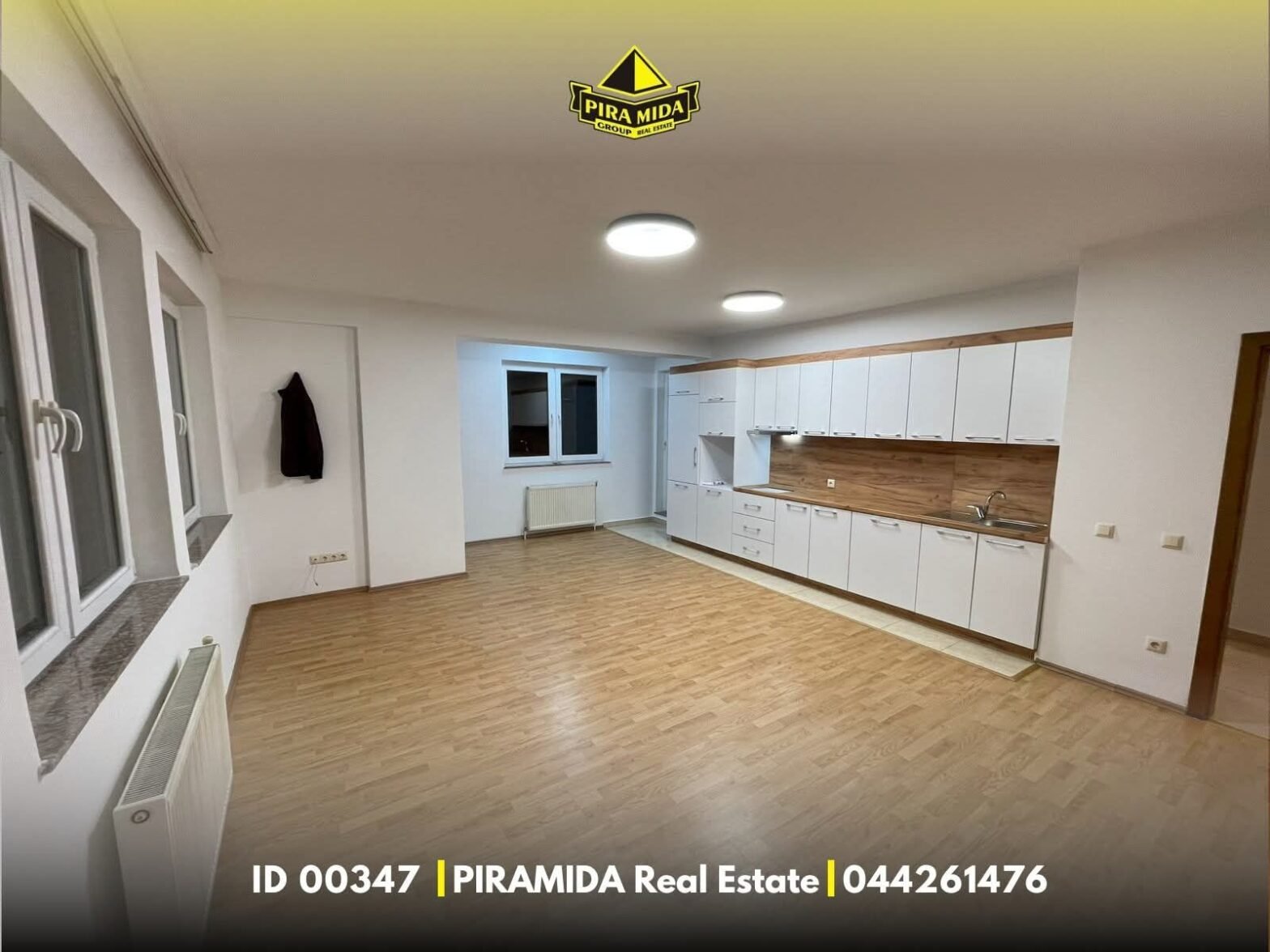 🏡 Banesë për #shitje në Fushë Kosovë – Rruga Dardania 📍 Lokacion: Rruga Dardania, Fushë Kosovë 💶 Çmimi: 920€/m² 📐 Sipërfaqe: 125 m² 🏢 Kati: 6 🛏️ Dhoma: 3 🛁 Banjo: 2 Renditja e banesës: • 🛋️ Sallon me Kuzhinë • 🛏️ 3 Dhoma Gjumi • 🛁 2 Banjo • 📦 Depo • 🌇 2 Ballkona ✔️ Banesa ka listë poseduse ✔️ Hapësirë e madhe dhe e ndriçuar mirë ✔️ Lokacion i kërkuar dhe i përshtatshëm për banim Për më shumë oferta, klikoni këtu: 🔗 https://piramidagroup.net 📞 044 261 476 | 044 613 293 📩 info@piramidagroup.net PIRAMIDA Real Estate – Gjithçka që ju duhet!